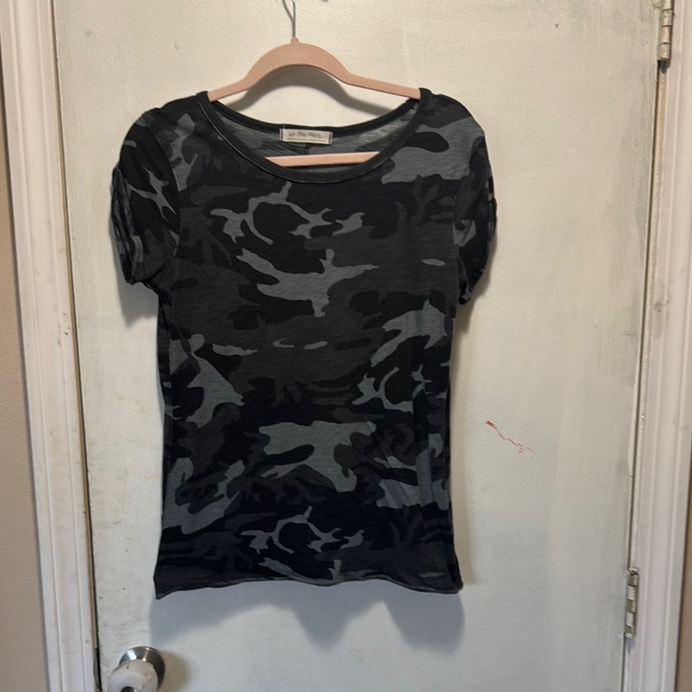 We the free medium‎ Camo Print Women's Top black and grey